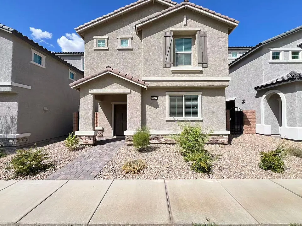1347 Graphite Ave
