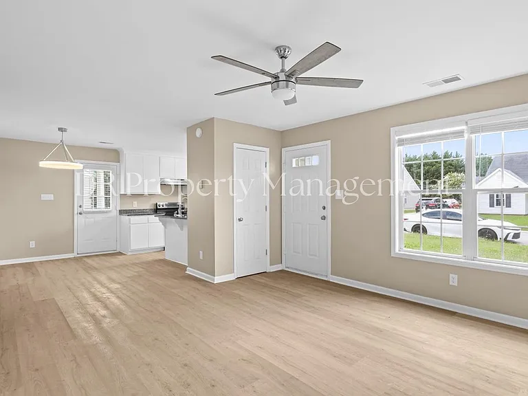 4708 Periwinkle Pl — Photo 5