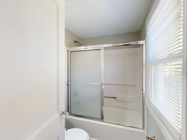 3121 Lincoln Way — Photo 11