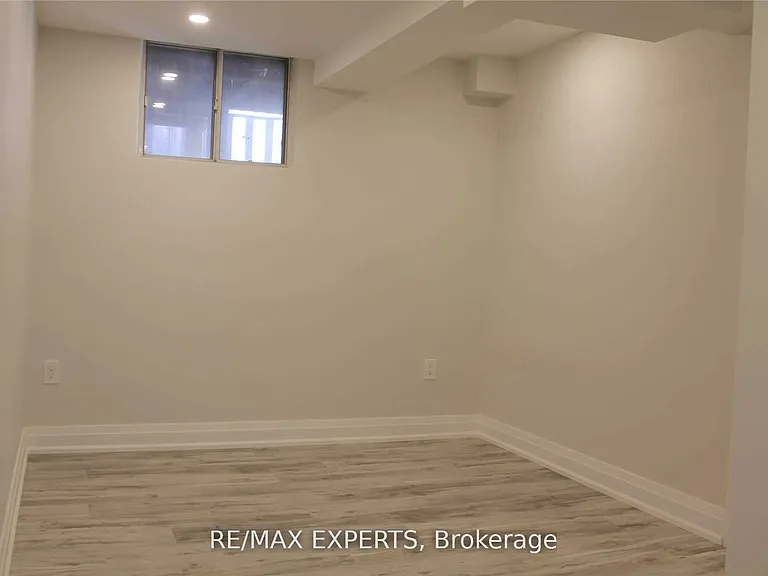 599 Glencairn Ave #BASEMENT — Photo 12