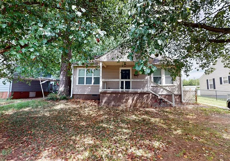 3 bed, 2.0 bath, $1,750 — Photo 1