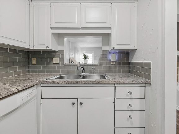 5th image of 1205 Roaring Springs Rd #1205