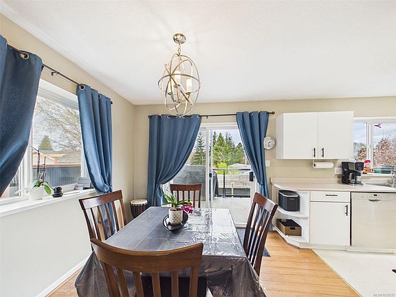 4th image of 891 Esslinger Rd