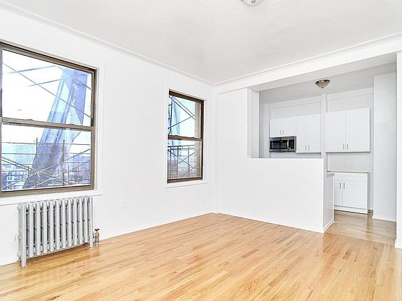 2nd image of 3569 Broadway APT 9B