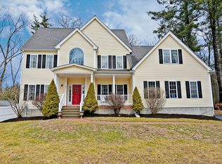 87 Park St, Mendon, MA 01756