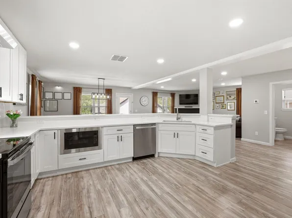 776 E Fulton St, Van Alstyne, TX 75495