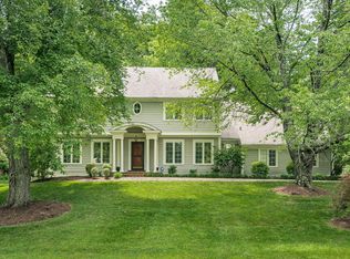 5418 Navajo Rd, Indian Hills, KY 40207