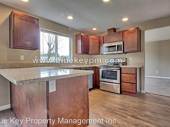 4th image of 16221 NE 12th St
