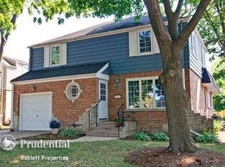 1343 Courtland Ave, Park Ridge, IL 60068