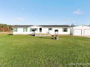 13287 17 Mile Rd, Gowen, MI 49326