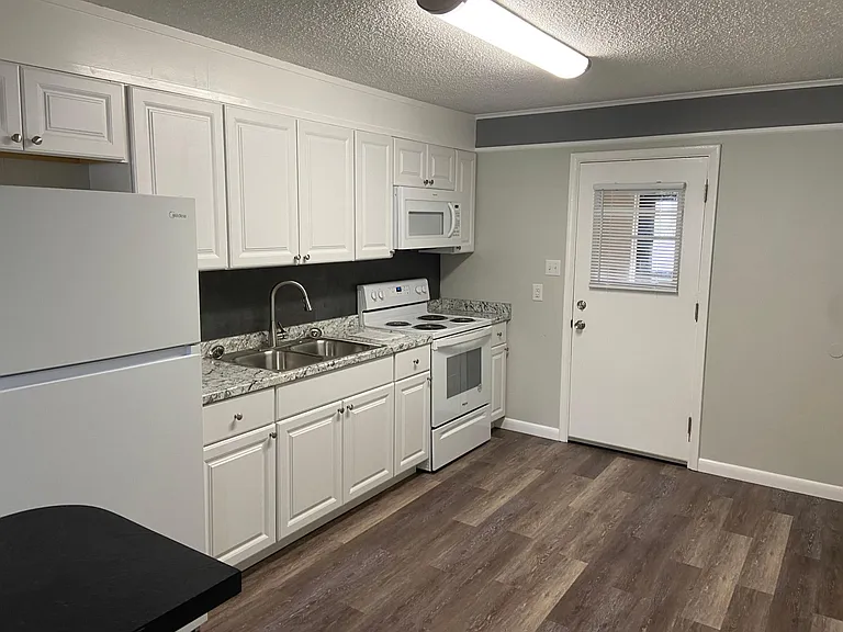 59 Polk Cir #A — Photo 4