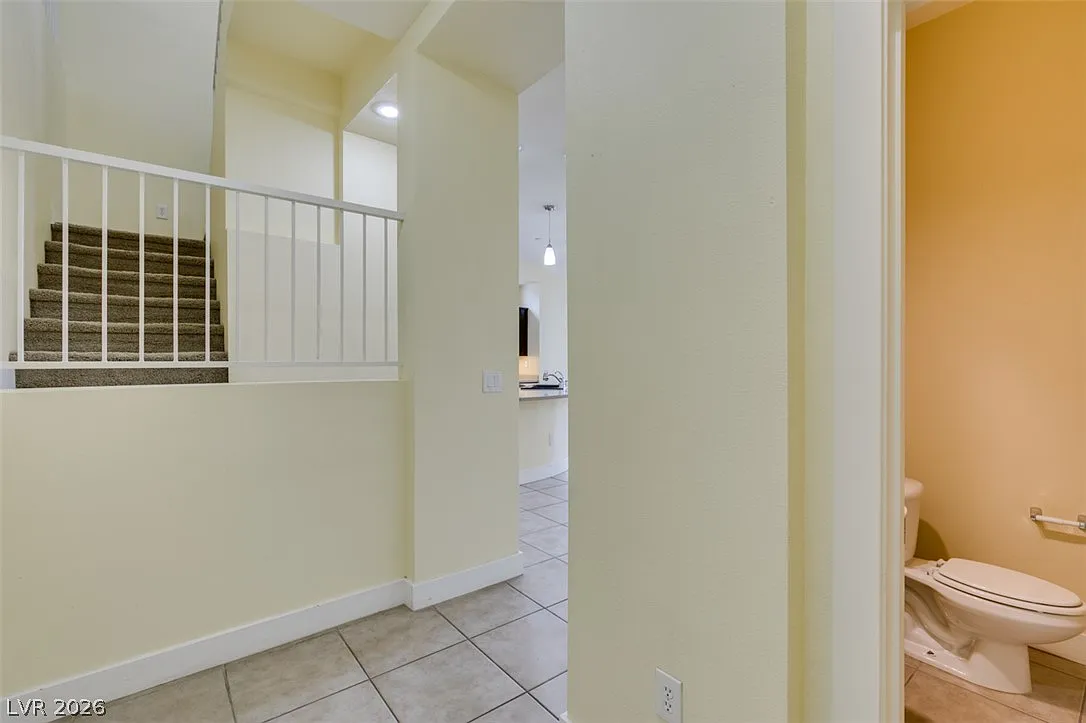 2 bed, 2.5 bath, 2298 sqft, $2,195 — Photo 4
