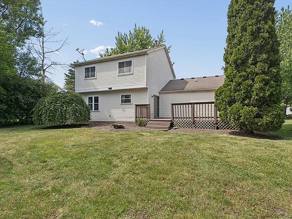 3rd image of 115 Windjammer Ln