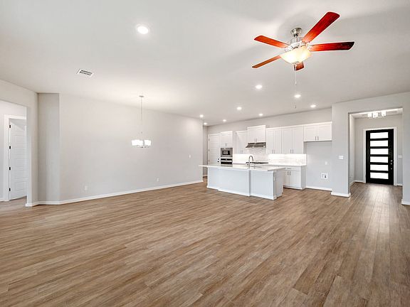 4th image of 212 Christi Ct