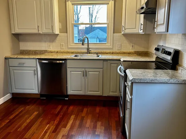 57 William St, Manchester, CT 06042