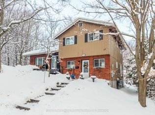 37 Louisa St, Parry Sound, ON P2A 2V7