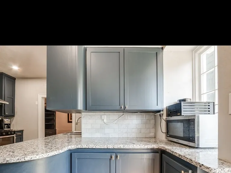 1208 NW 11th St — Photo 14