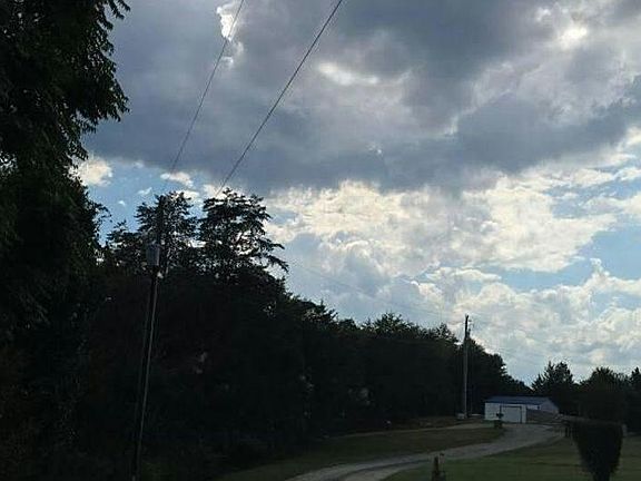 4th image of 1076 Jennifer Ln