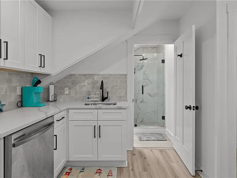 13 Sherman St #3 — Photo 6