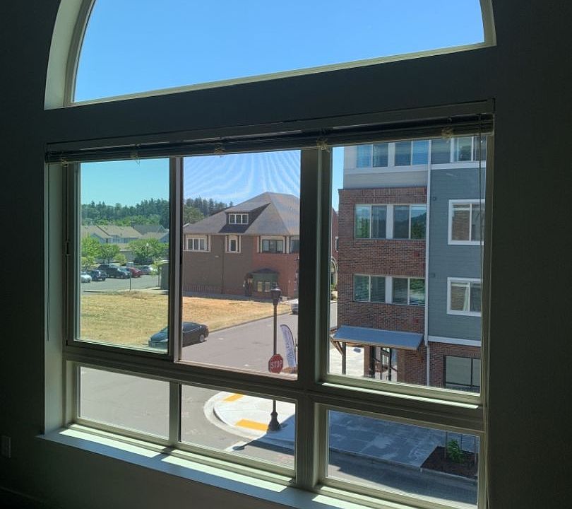 1st image of 1650 NE Market Dr #315
