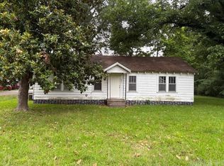 821 E 5th St, Hope, AR 71801