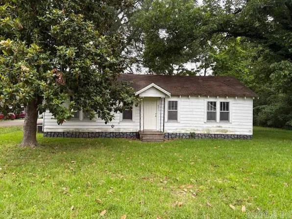 821 E 5th St, Hope, AR 71801