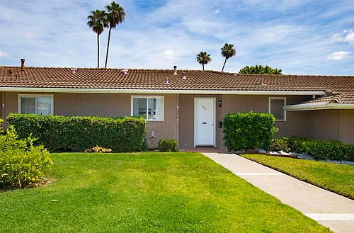 941 La Fiesta Way Photo 1