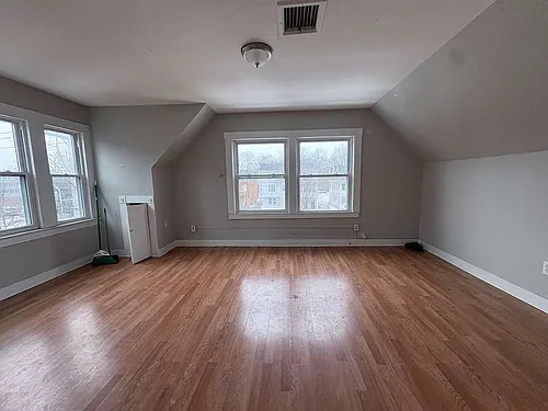 299 Norton St Photo 1