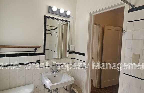 3rd image of 676 Memorial Dr #102
