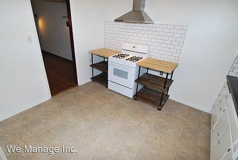 5th image of 258 Bennett Ave APT C