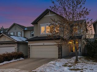 59 SE Cougar Ridge Cir SW, Calgary, AB T3H5C8