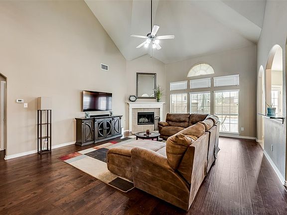 5th image of 5263 Woodfield Dr