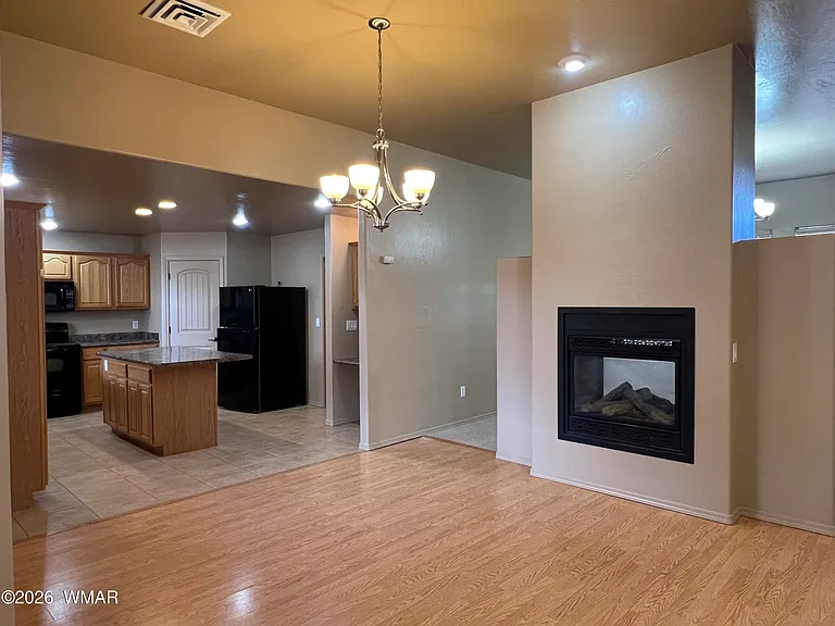 1606 W 7th St S — Photo 6