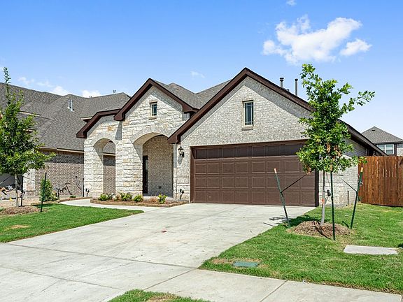 3rd image of 3201 Southampton Dr