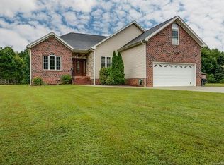 225 Kendra Dr, Mooresville, NC 28117