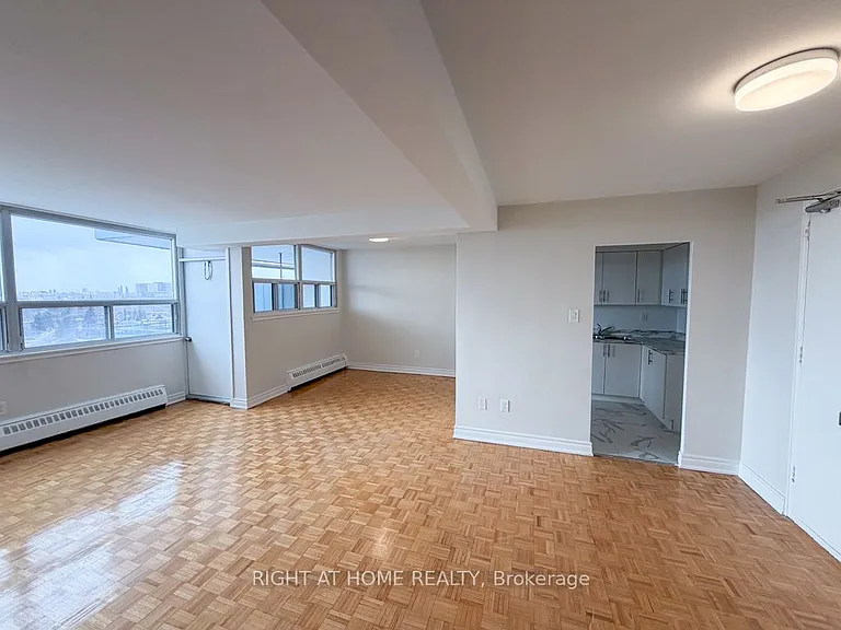 1440 Lawrence Ave W #116 — Photo 4