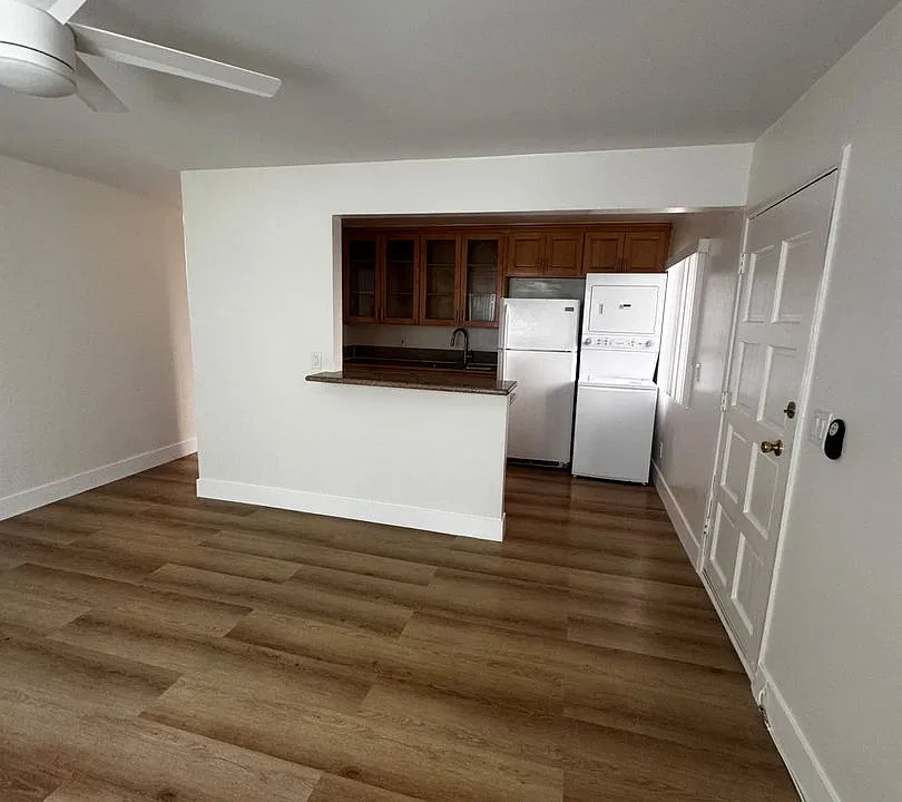 45 1/2 Westminster Ave