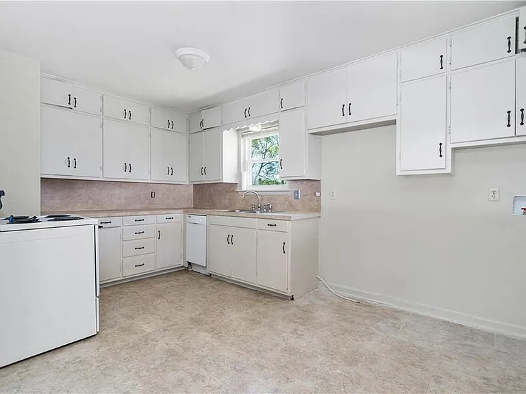 1551 N Stephens Ave — Photo 7