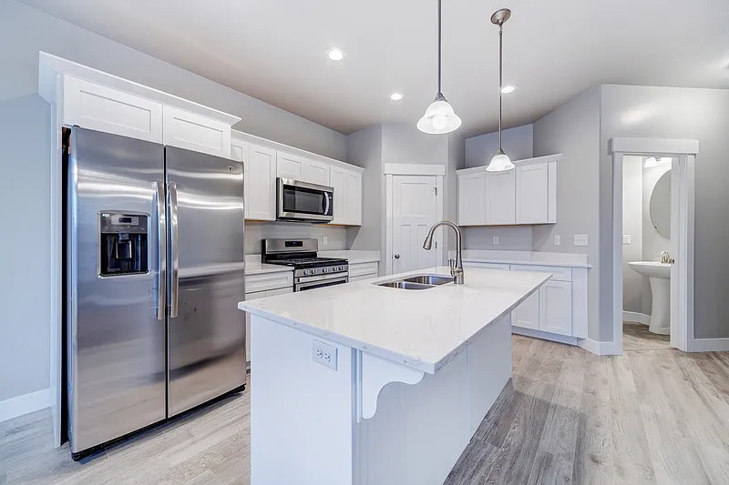 4 bed, 3.5 bath, 2350 sqft, $2,150 — Photo 3