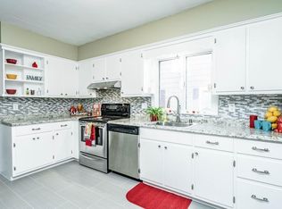 122 Carver St, Springfield, MA 01108