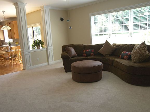 3rd image of 1058 Westchester Way