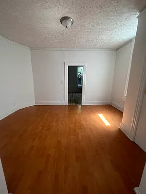 Rented by Standard Living Realty Inc | media 35