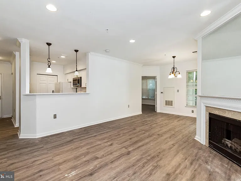 12915 Alton Sq #114 — Photo 9
