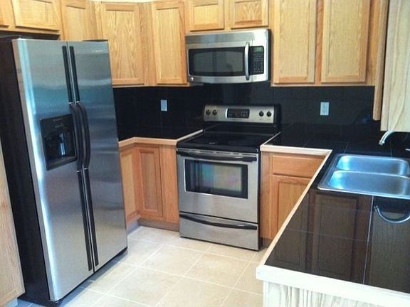New kitchen w/Granite