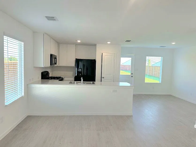 3 bed, 1269 sqft, $1,795 — Photo 3
