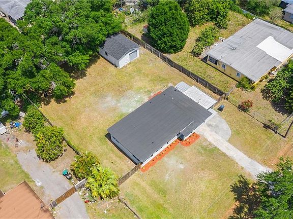 3rd image of 101 W Pierce Ave