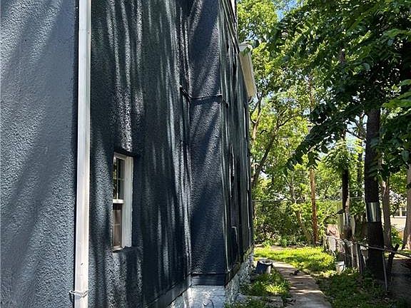 4th image of 4105 Warwick Blvd