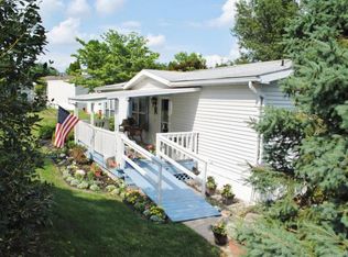104 Oakfield Ct E, Lancaster, PA