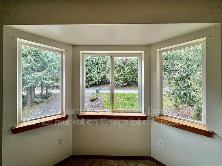 450 W Alder Dr — Photo 10
