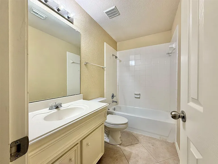 1810 Katlyn Ln — Photo 38